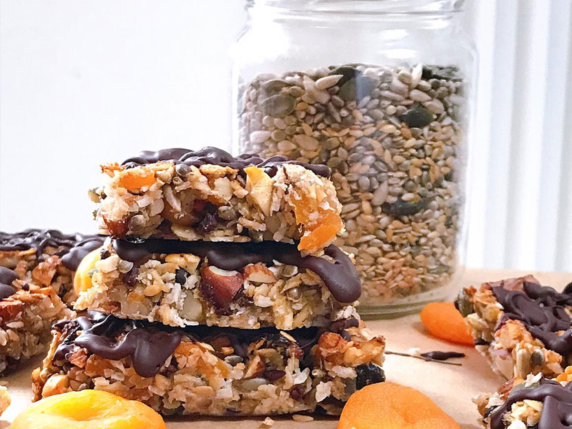 Homemade vegan cereal bar 