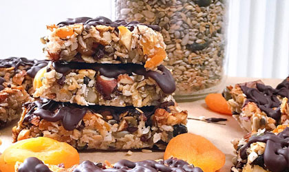 Homemade vegan cereal bar